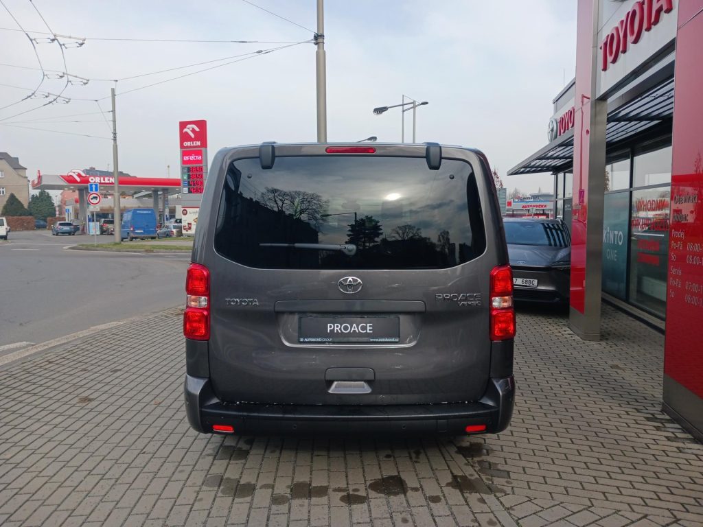 Toyota ProAce Verso  2.0 Diesel 8AT, Family 8S Comfort+Navi