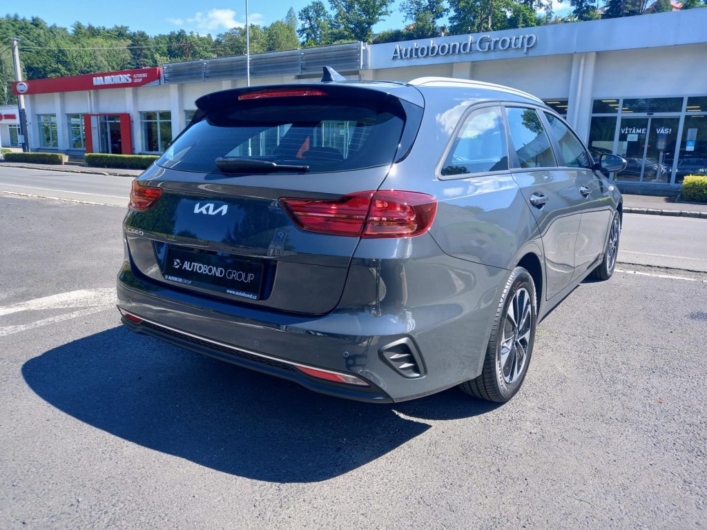 KIA Ceed  SW SPIN 1.5 T-GDI MT