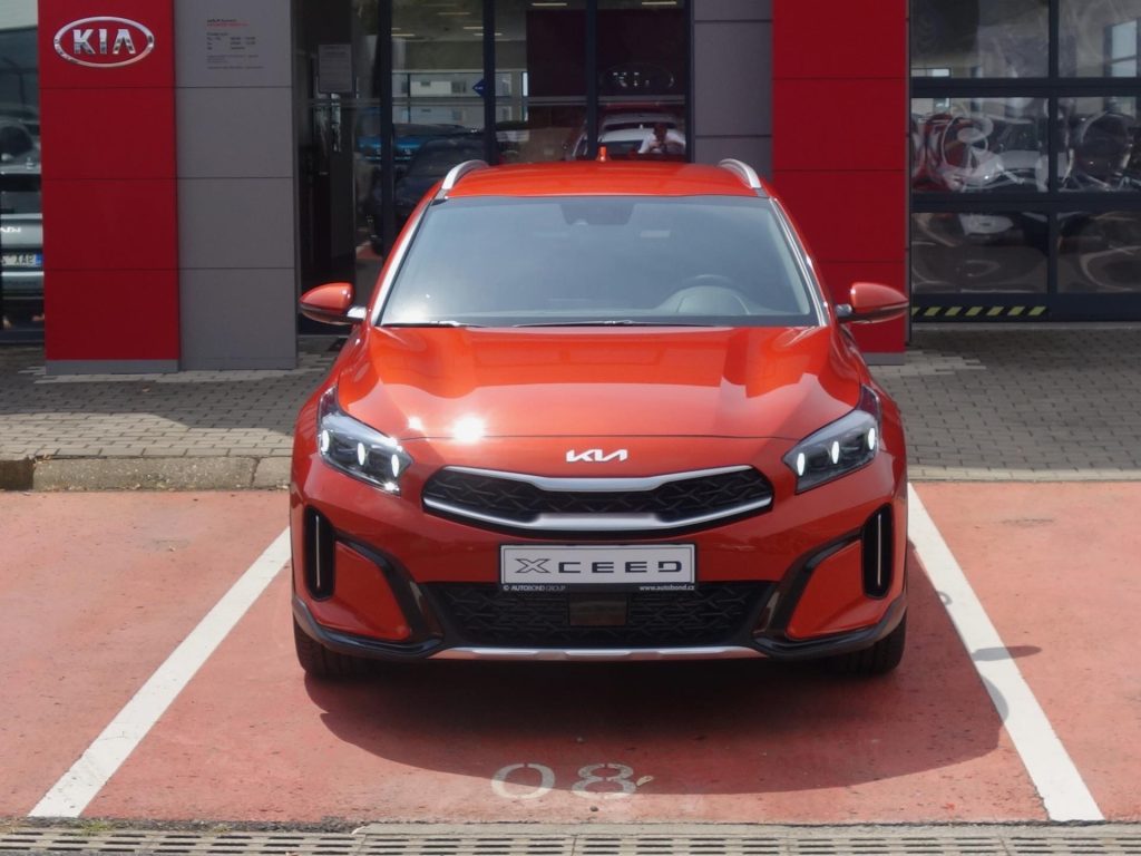 KIA XCeed  1,5 T-GDi GPF 7DCT TOP !SKLADEM!