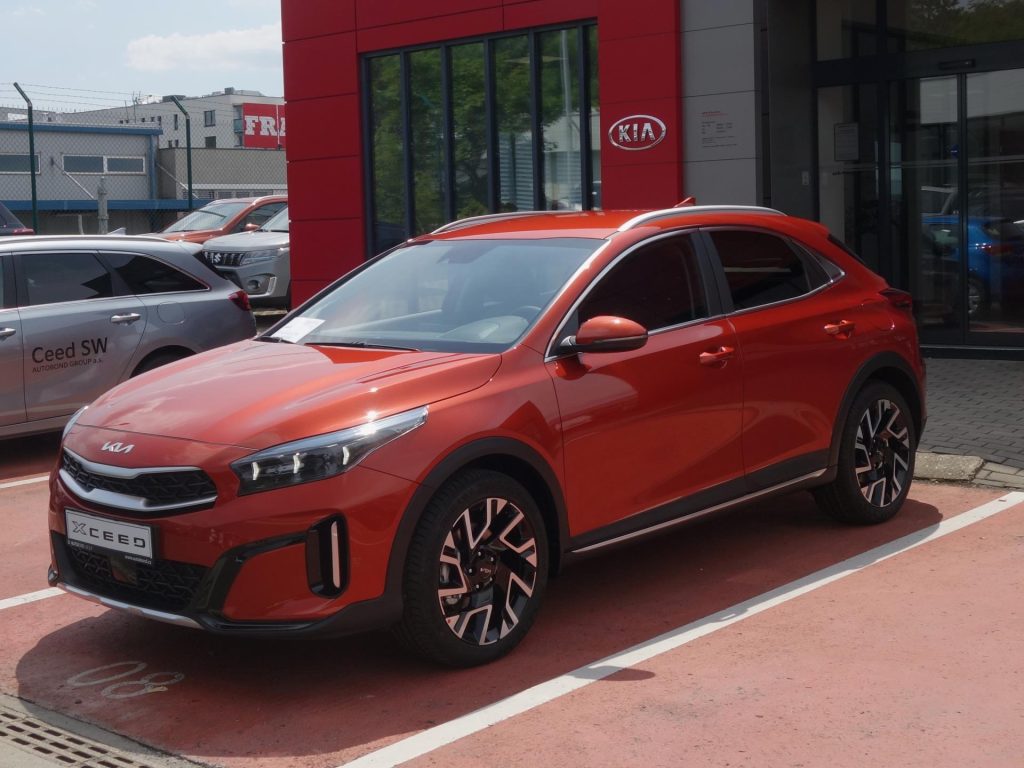 KIA XCeed  1,5 T-GDi GPF 7DCT TOP !SKLADEM!