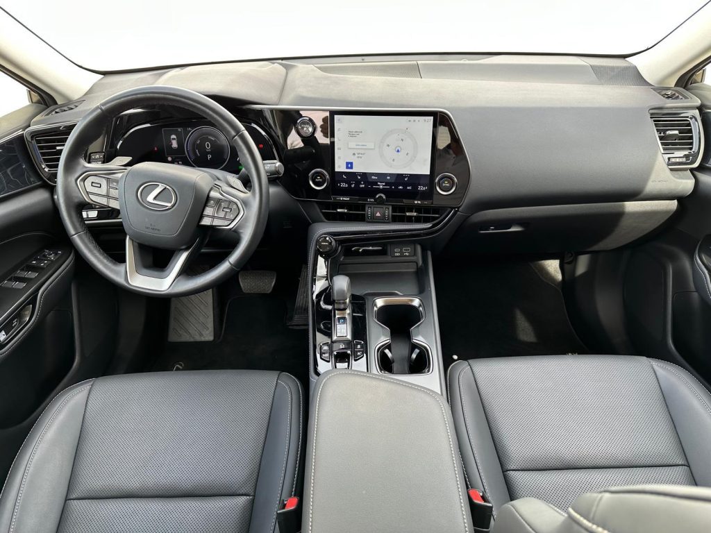 Lexus NX 450h+  2,5 HSD e-CVT EXECUTIVE PHEV E-FOUR