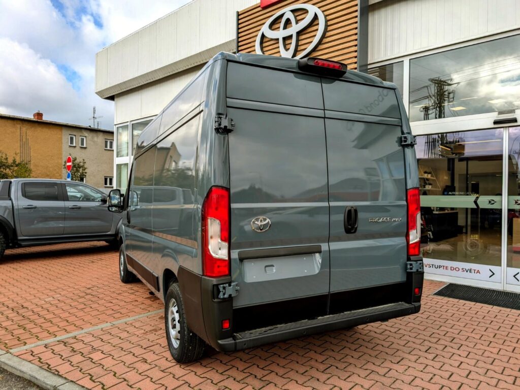 Toyota ProAce Verso  MAX 2.2 DIESEL 4x2 6MT L2H2 ACTIVE + MULTIMEDIA