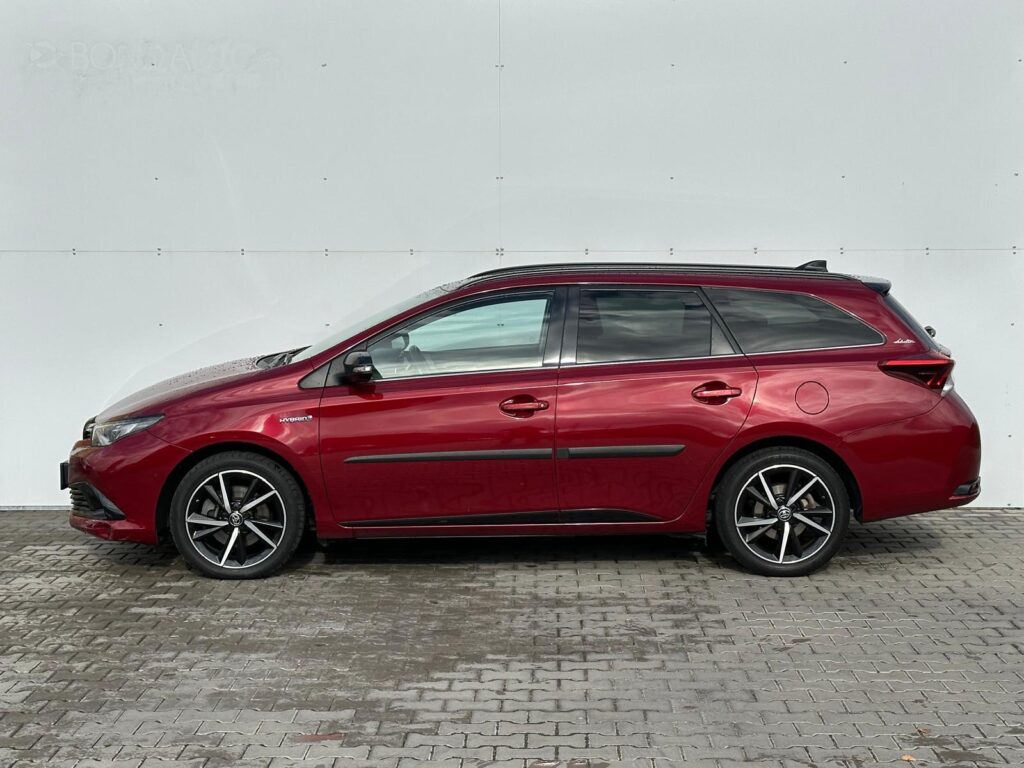 Toyota Auris  1.8 HSD e-CVT Selection