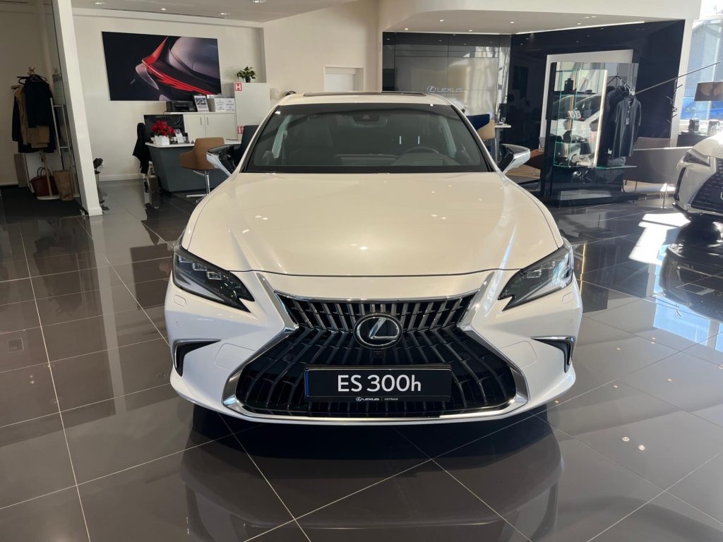 Lexus ES 300h  2,5l