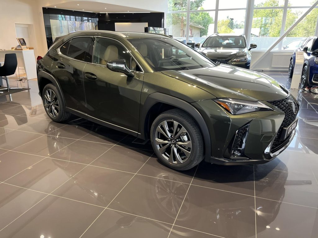 Lexus UX 300h  2,0l