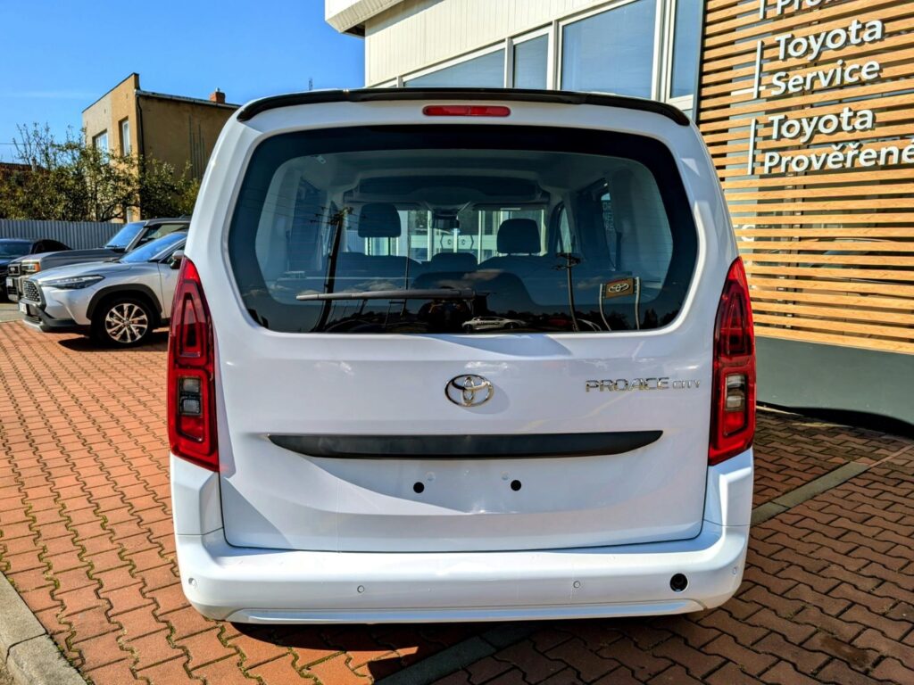 Toyota ProAce City Verso  1,5 DIESEL 100k 4x2 6MT BUSINESS TAILGATE