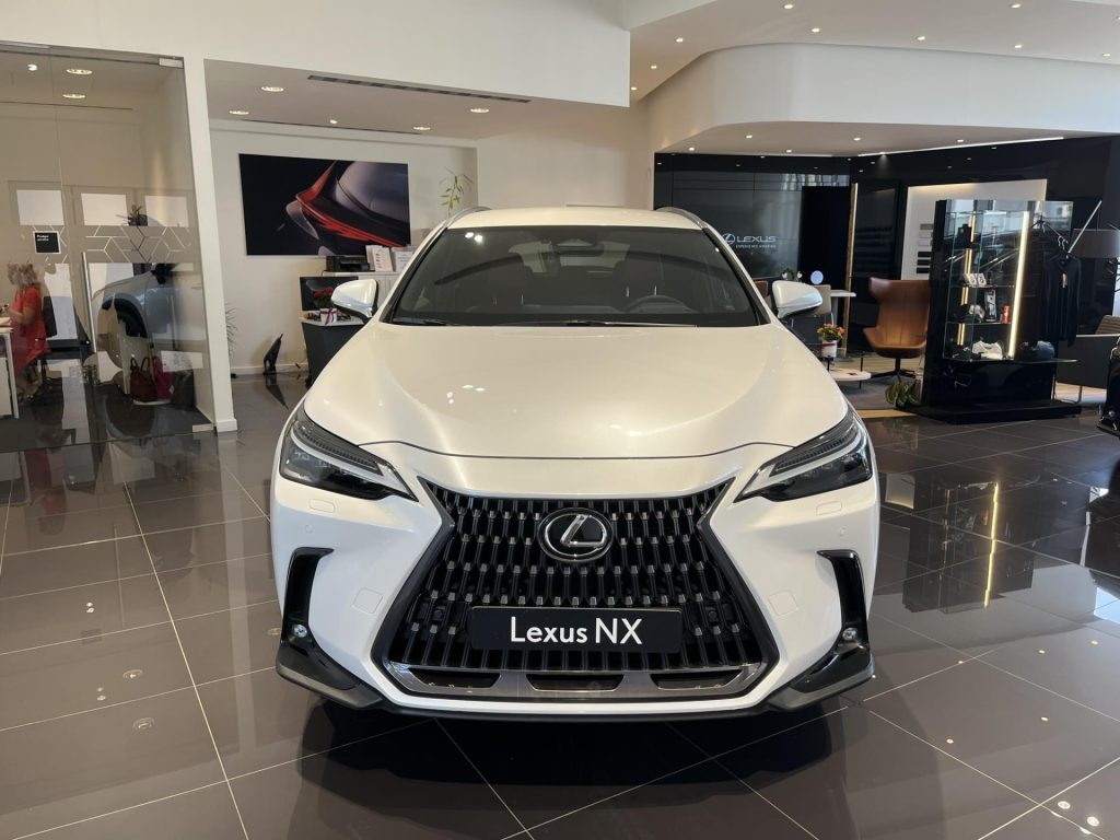 Lexus NX 350h  2,5l