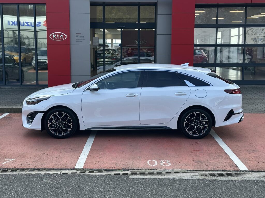 KIA ProCeed  1,5 T-GDi GPF 7DCT GT LINE PLUS (2025)