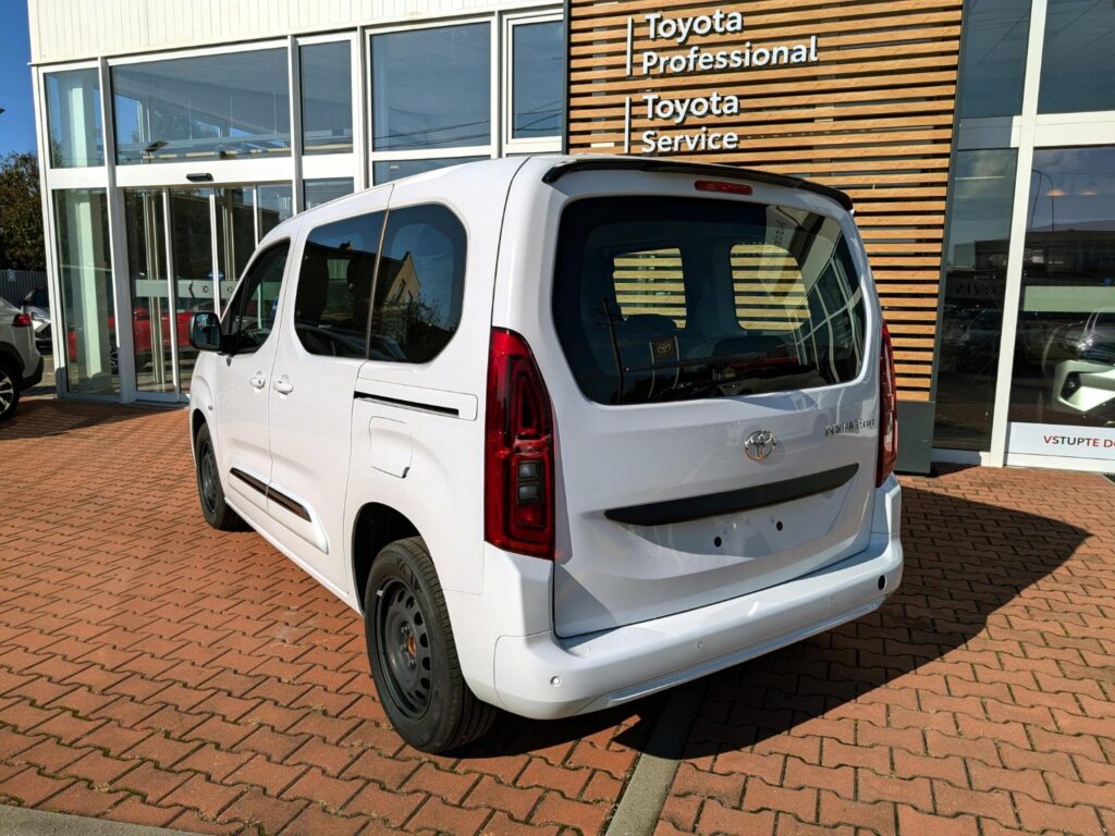 Toyota ProAce City Verso  1,5 DIESEL 100k 4x2 6MT BUSINESS TAILGATE