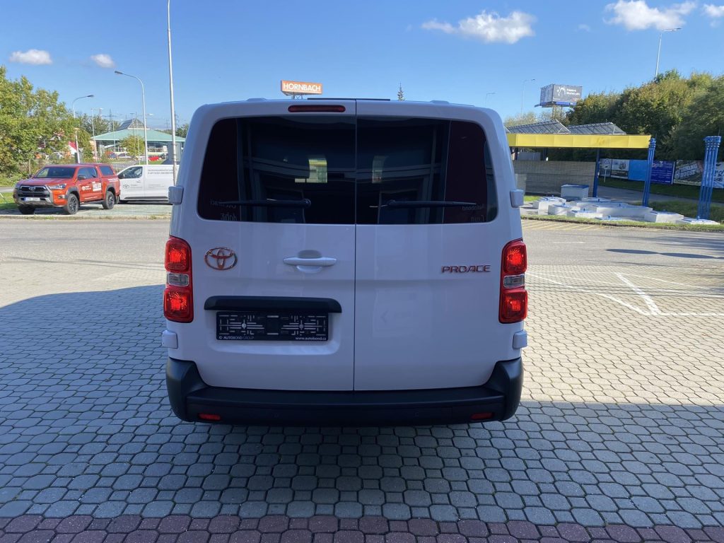 Toyota ProAce  2.0D 6MT Crewcab Multimedia + tažné