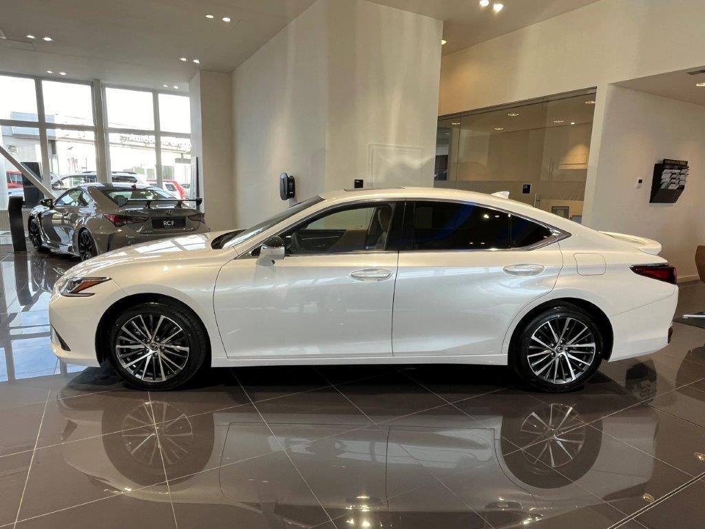 Lexus ES 300h  2,5l