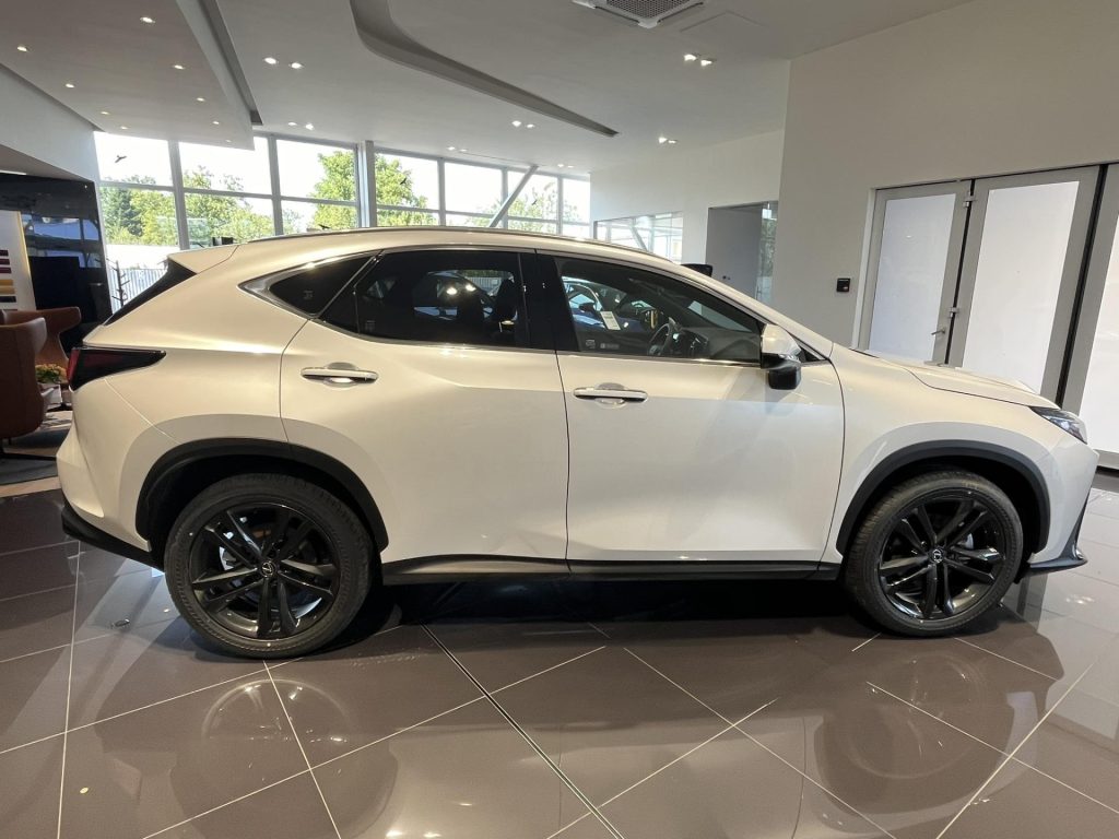 Lexus NX 350h  2,5l