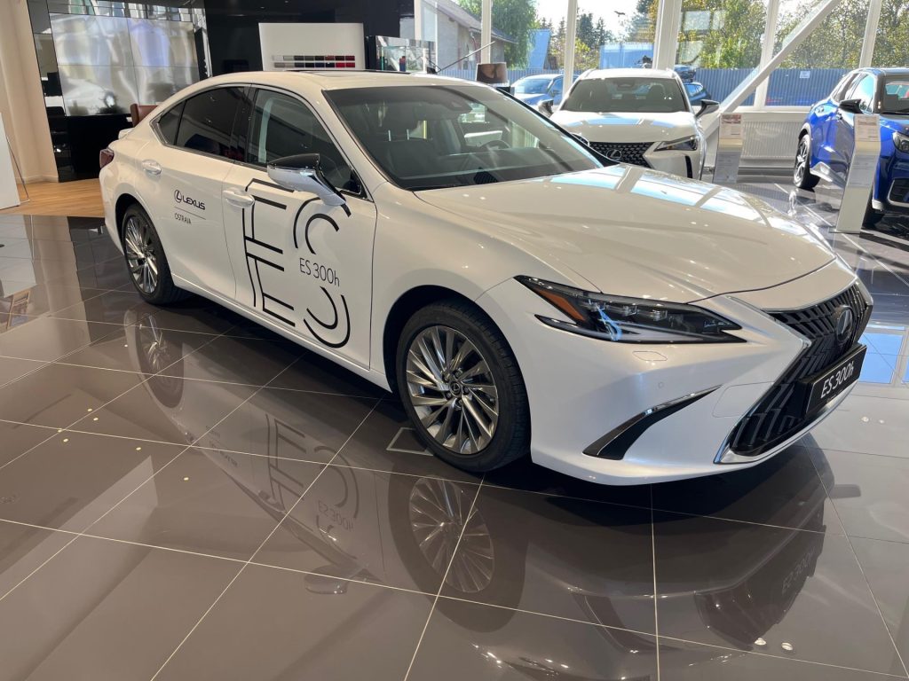 Lexus ES 300h  2,5l