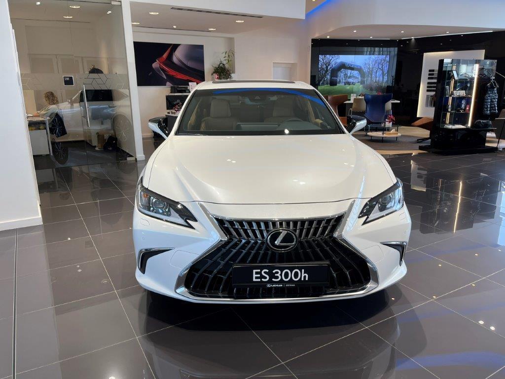 Lexus ES 300h  2,5l