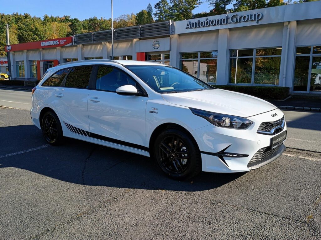 KIA Ceed  SW SPORT EDITION 1.5 T-GDI MT