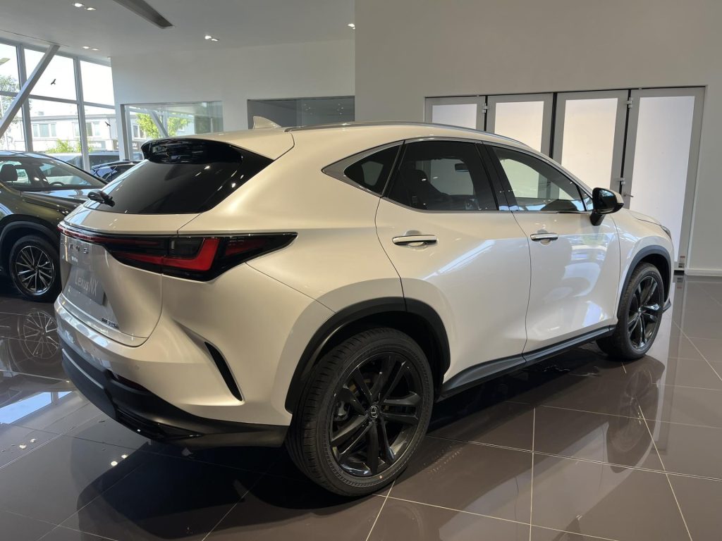 Lexus NX 350h  2,5l