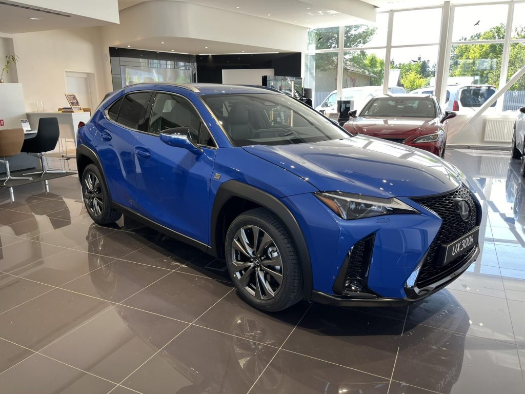 Lexus UX 300h  2,0l