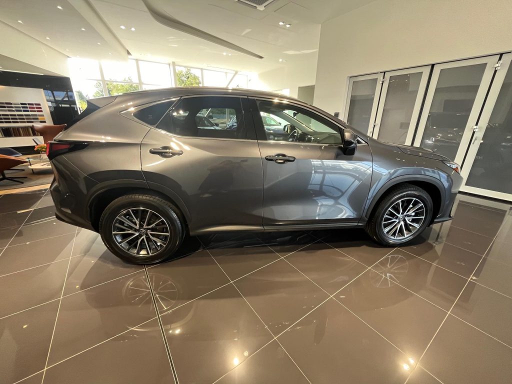 Lexus NX 350h  2,5l