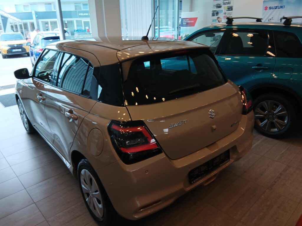 Suzuki Swift  ELEGANCE 1.2 HYBRID M/T 4x4 MY24