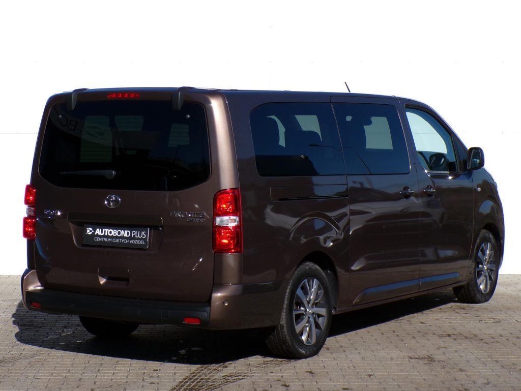 Toyota Proace  L2 2.0 D-4D 130kW 8AT Family