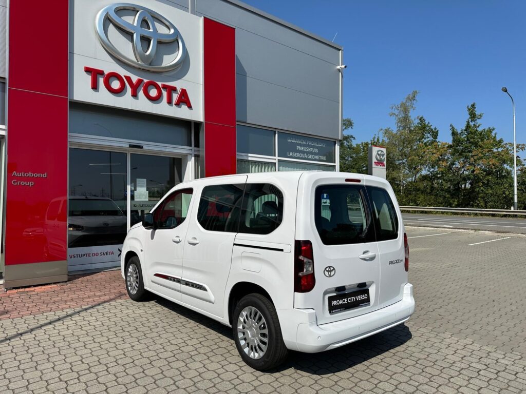 Toyota ProAce City Verso  1.2T 6MT Business Short