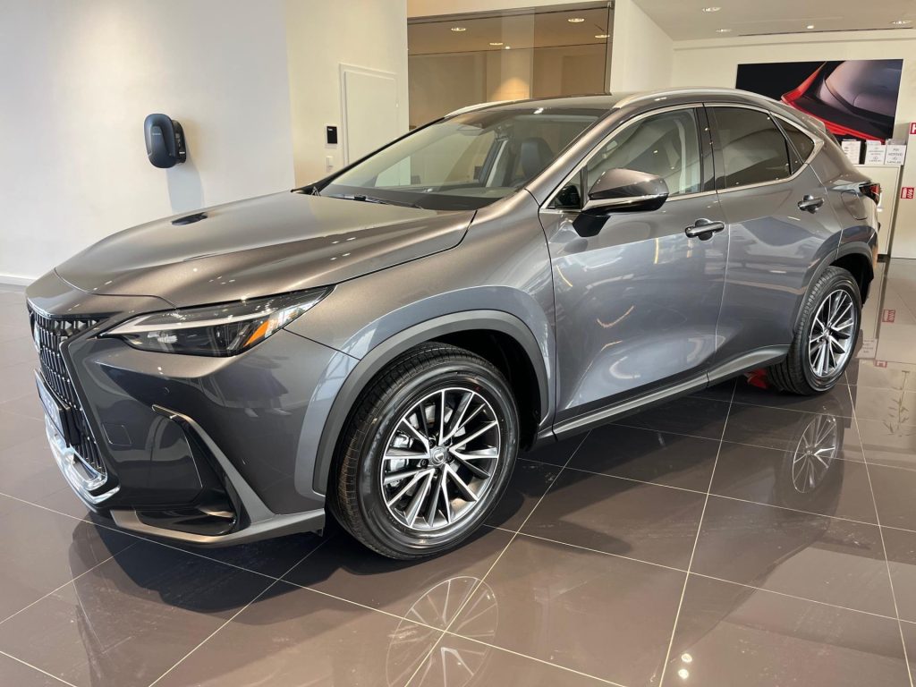 Lexus NX 350h  2,5l