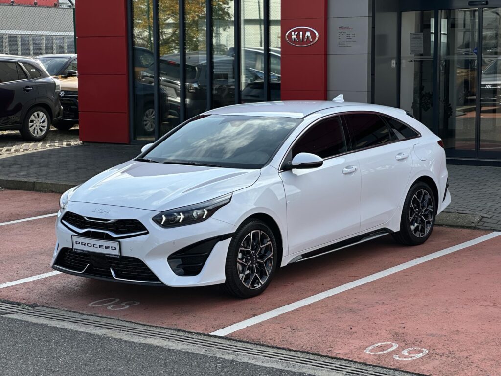 KIA ProCeed  1,5 T-GDi GPF 7DCT GT LINE PLUS (2025)