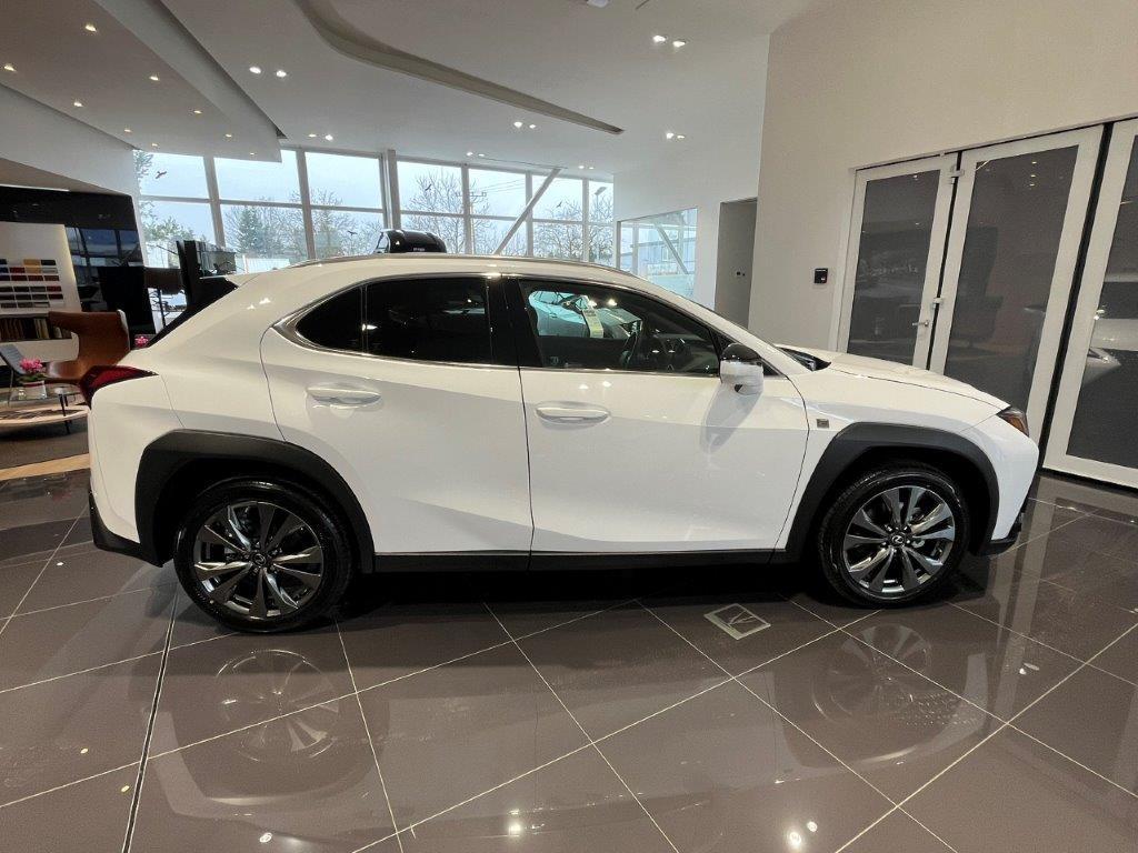 Lexus UX 300h  2,0l