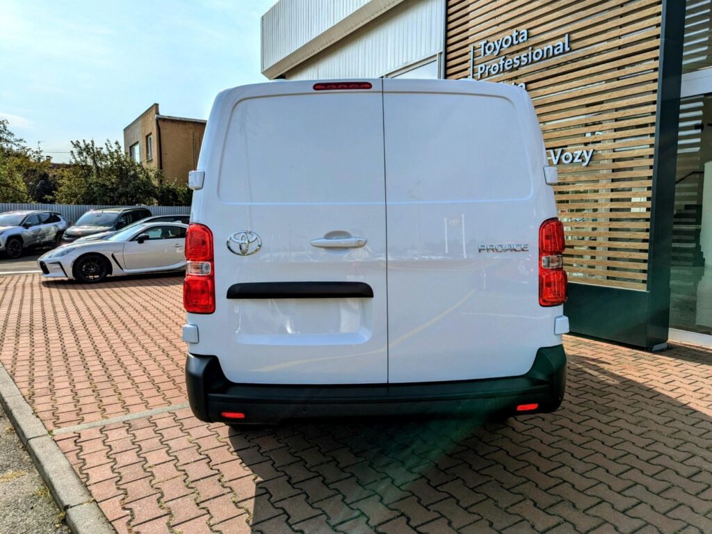 Toyota ProAce  2.0D 144K L2 4x2 6MT Active MultimediaNAVI