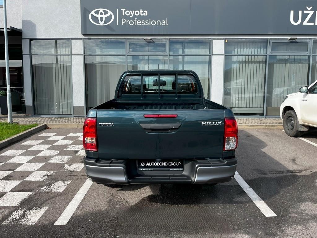 Toyota Hilux  2.4D 4×4 6MT Live