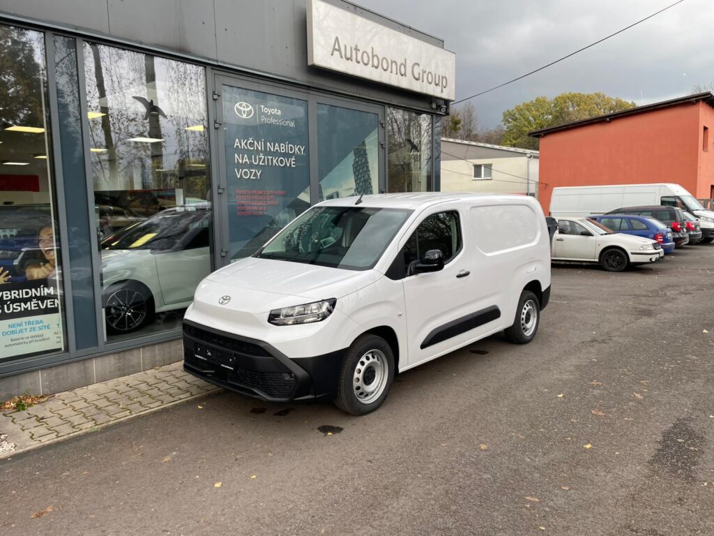 Toyota Proace City  1,5 130k 6MT Active Multimedia