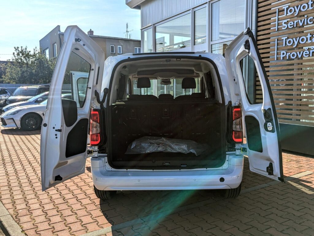 Toyota ProAce City Verso  1,5 DIESEL  6MT SHORT BUSINESS