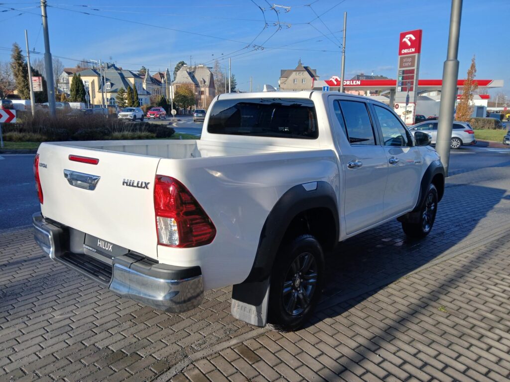 Toyota Hilux  Hilux 2.4 D 150k 6AT Active