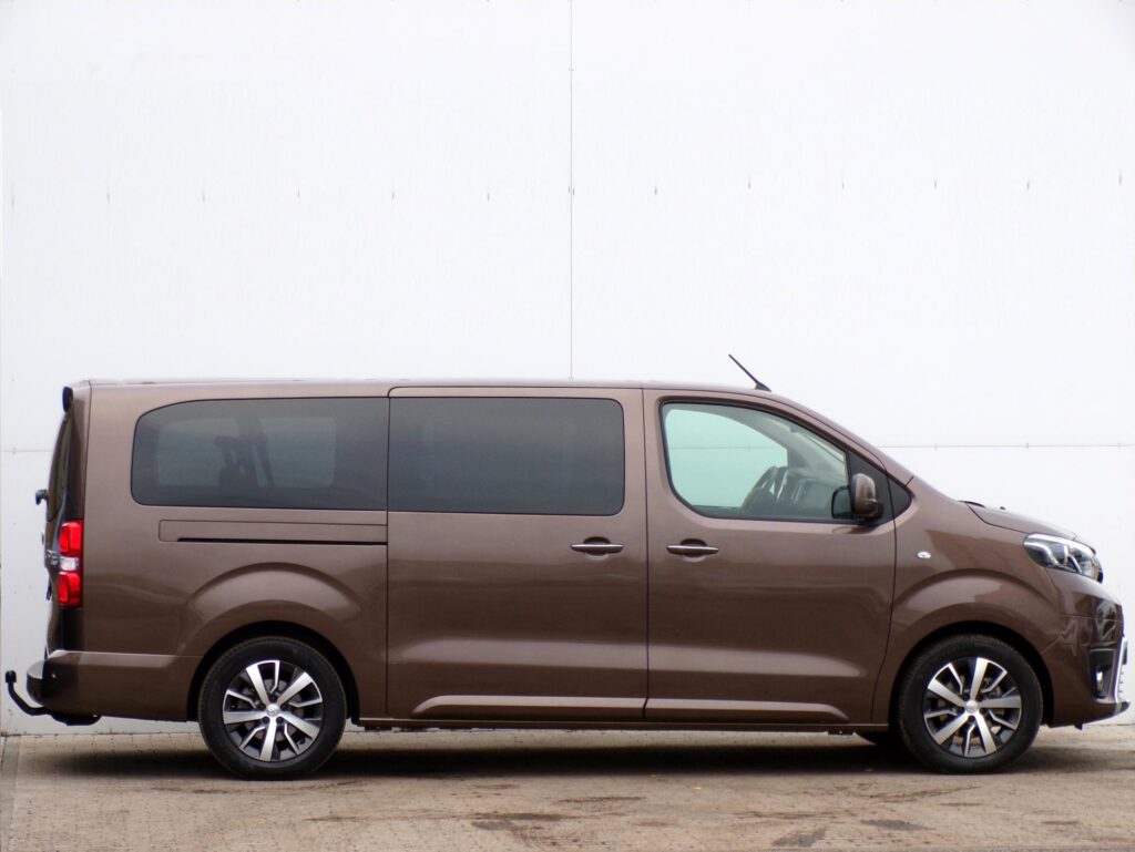 Toyota Proace  L2 2.0 D-4D 130kW 8AT Family