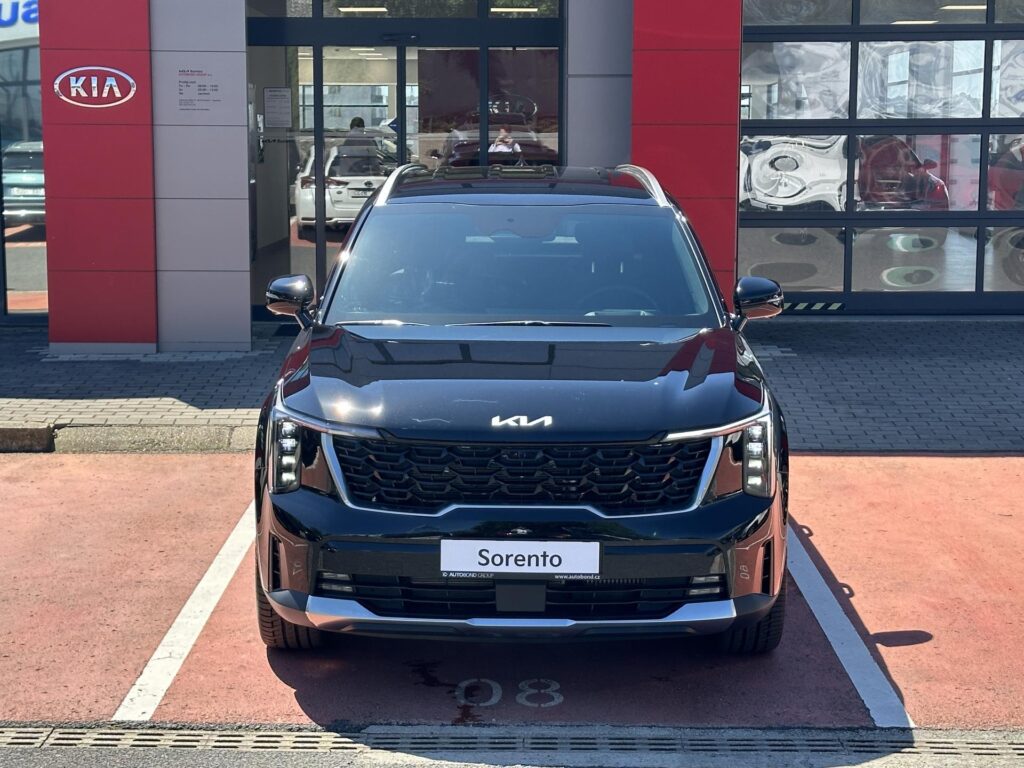 KIA Sorento  7P MQ4 2,2 CRDi SCR 4x4 8DCT TOP "SKLADEM"