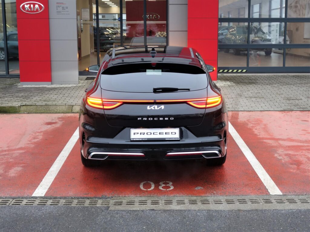 KIA ProCeed  1,5 T-GDi GPF 7DCT GT LINE PLUS*