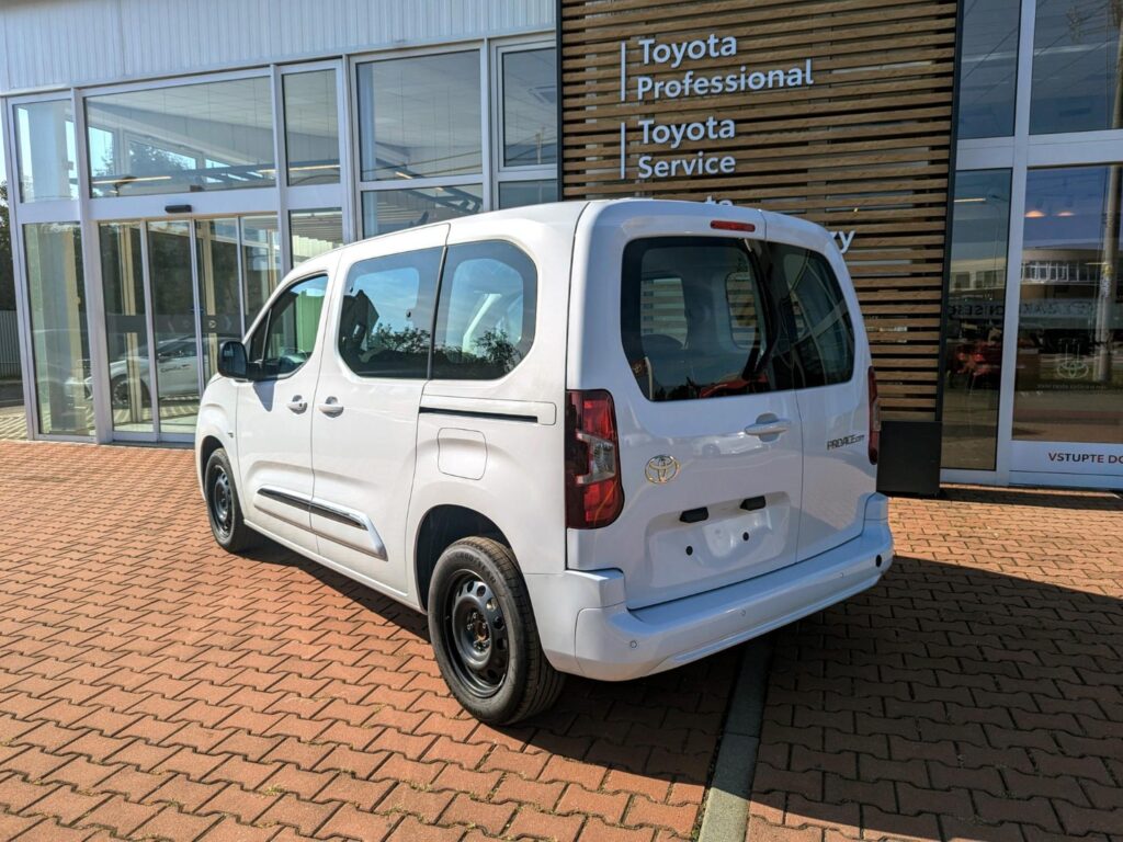 Toyota ProAce City Verso  1,5 DIESEL  6MT SHORT BUSINESS