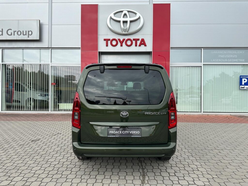 Toyota ProAce City Verso  1.5D 8AT VIP 7S