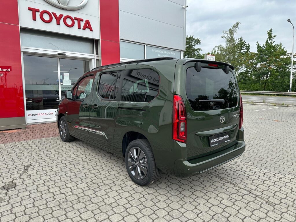 Toyota ProAce City Verso  1.5D 8AT VIP 7S