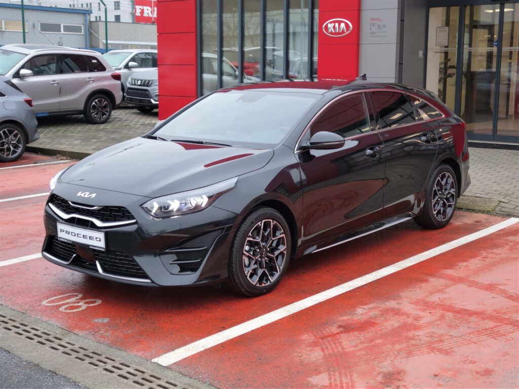 KIA ProCeed  1,5 T-GDi GPF 7DCT GT LINE PLUS*