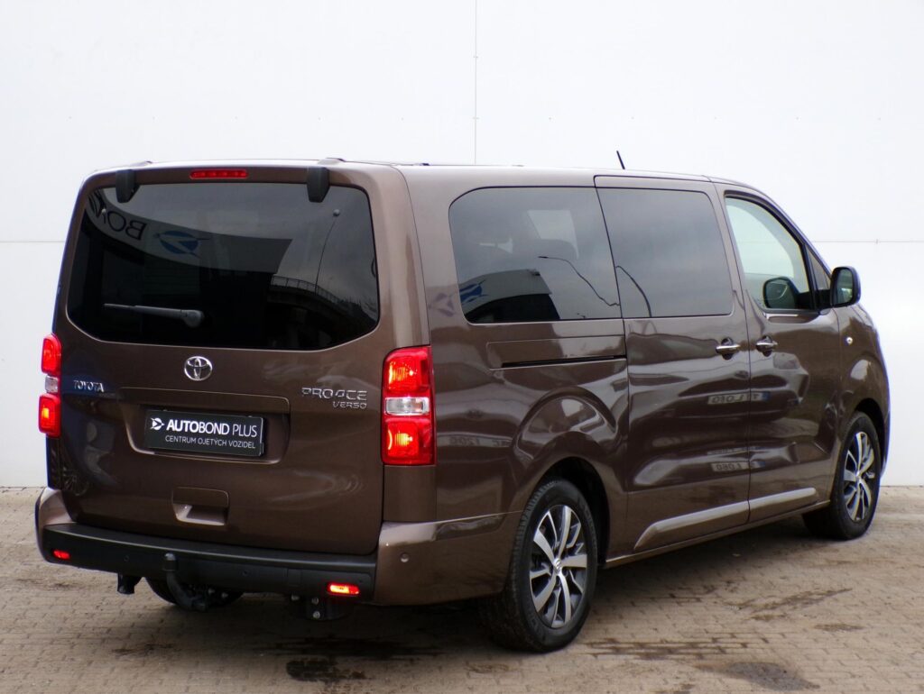 Toyota Proace  L2 2.0 D-4D 130kW 8AT Family