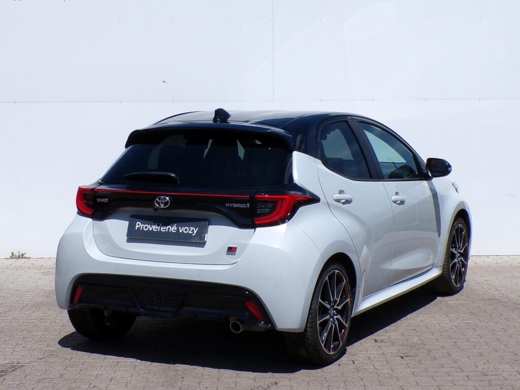 Toyota Yaris  1.5 HSD e-CVT GR-Sport SMART