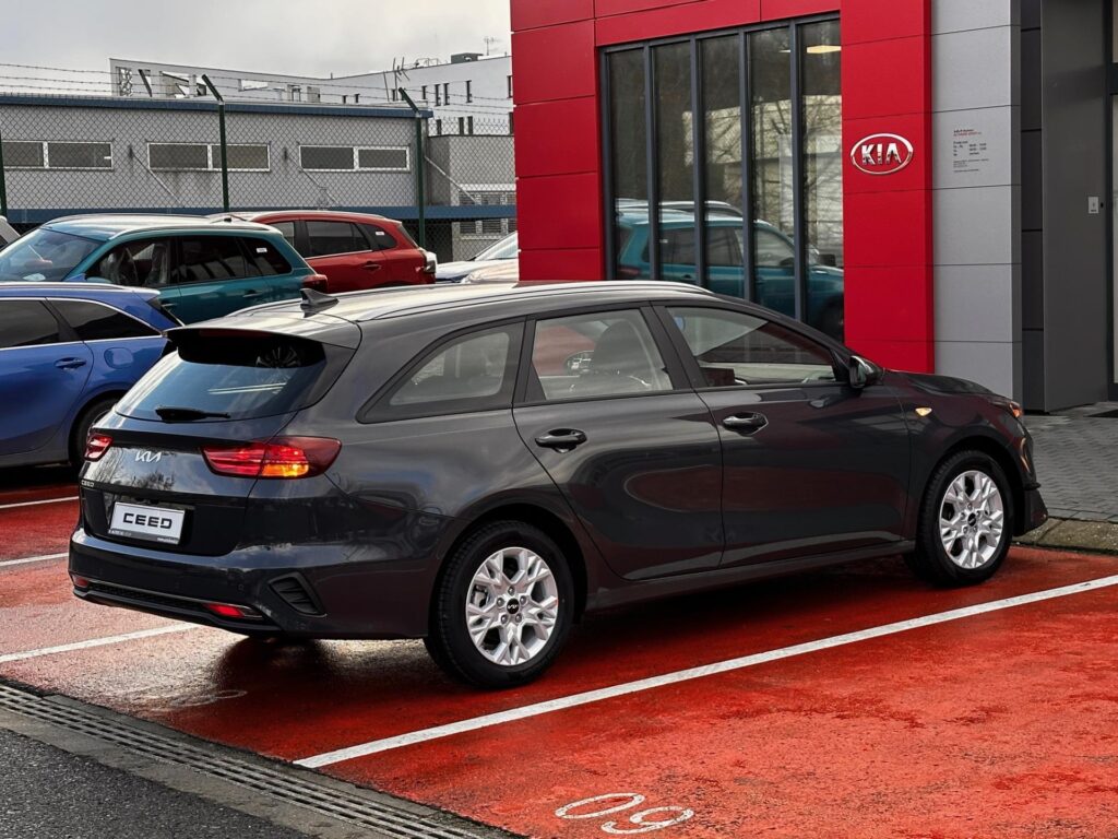 KIA Ceed  SW CD 1,5 T-GDi GPF 7DCT SPIN* SKLADEM