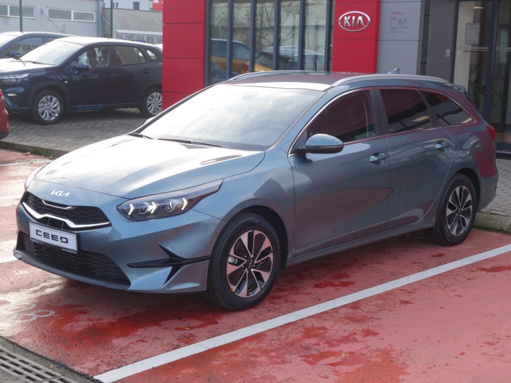 KIA Ceed  SW CD 1,5 T-GDi GPF TOP !SKLADEM!