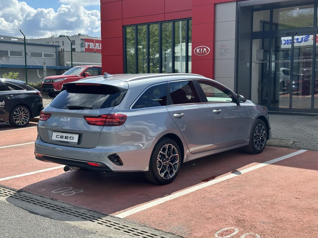 KIA Ceed  SW CD 1,5 T-GDi GPF TOP !SKLADEM!