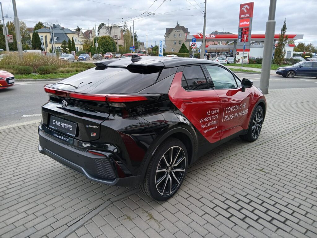 Toyota C-HR  2,0 PHEV 2x4 GR SPORT PREMIER EDIITION