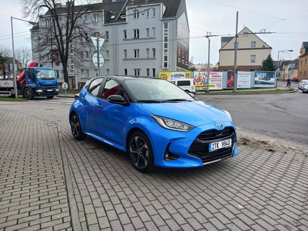 Toyota Yaris  1,5 HEV 130 CVT PREMIER EDITION JBL