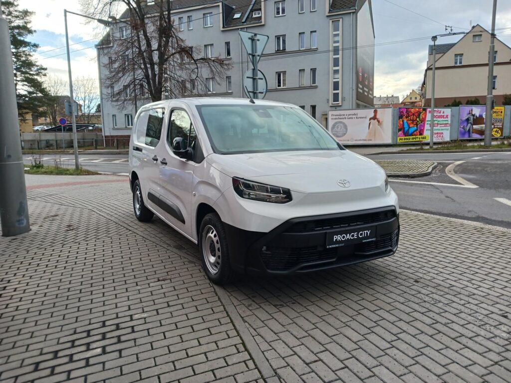 Toyota ProAce  1,5 D 130 hp 6 MT 5 míst