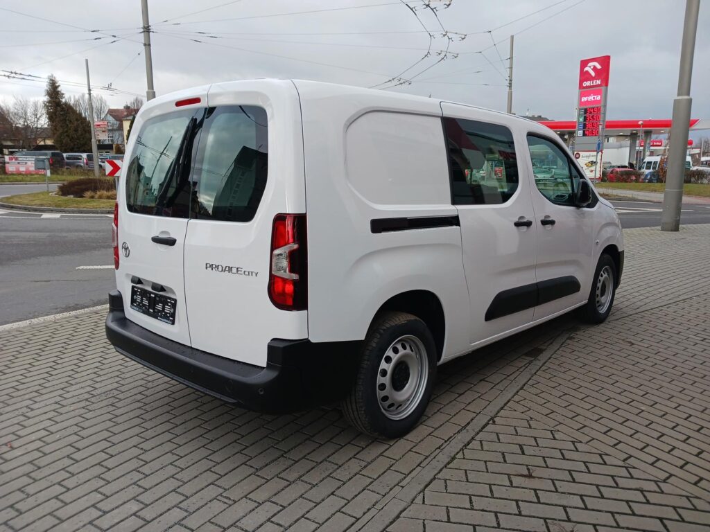 Toyota ProAce  1,5 D 130 hp 6 MT 5 míst