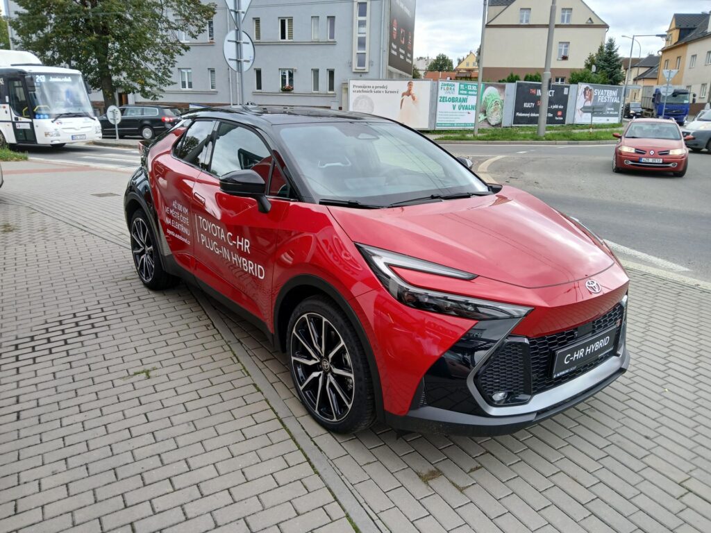 Toyota C-HR  2,0 PHEV 2x4 GR SPORT PREMIER EDIITION